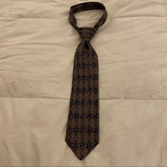 Bundle 3 ties for $10 - any ties -
Jos A Bank Signature Gold Tie - Picture 4 of 6